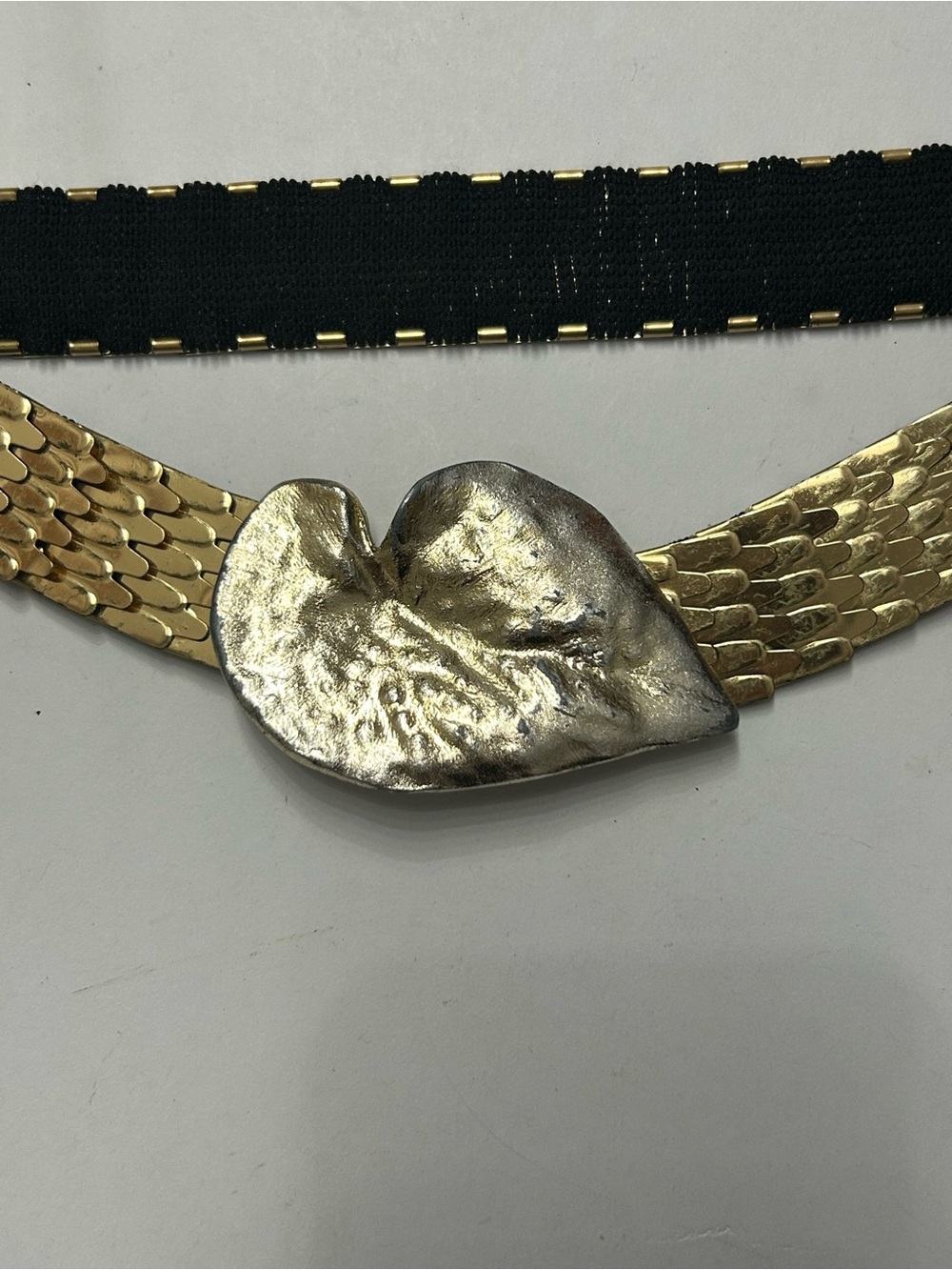 Vintage Gold Tone Metal Stretch Belt Leaf Buckle Statement Textured 32”